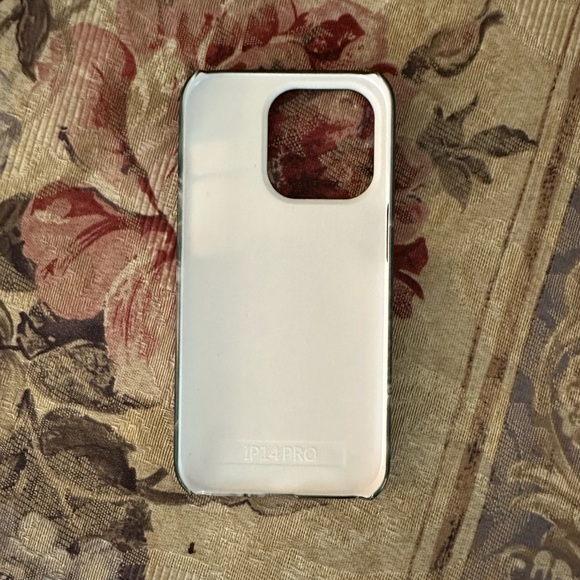 Taylor Swift and Selena Gomez IPhone 14 Pro case - Picture 5 of 5